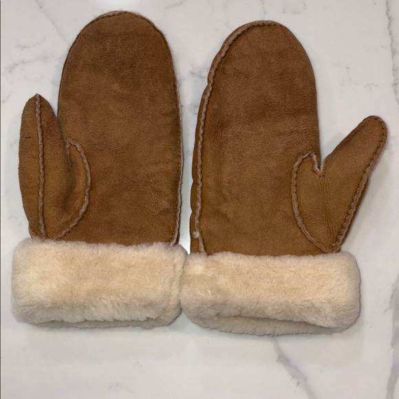 UGG Tan Shearling Mittens with Cream Cuffs - Picture 3 of 9